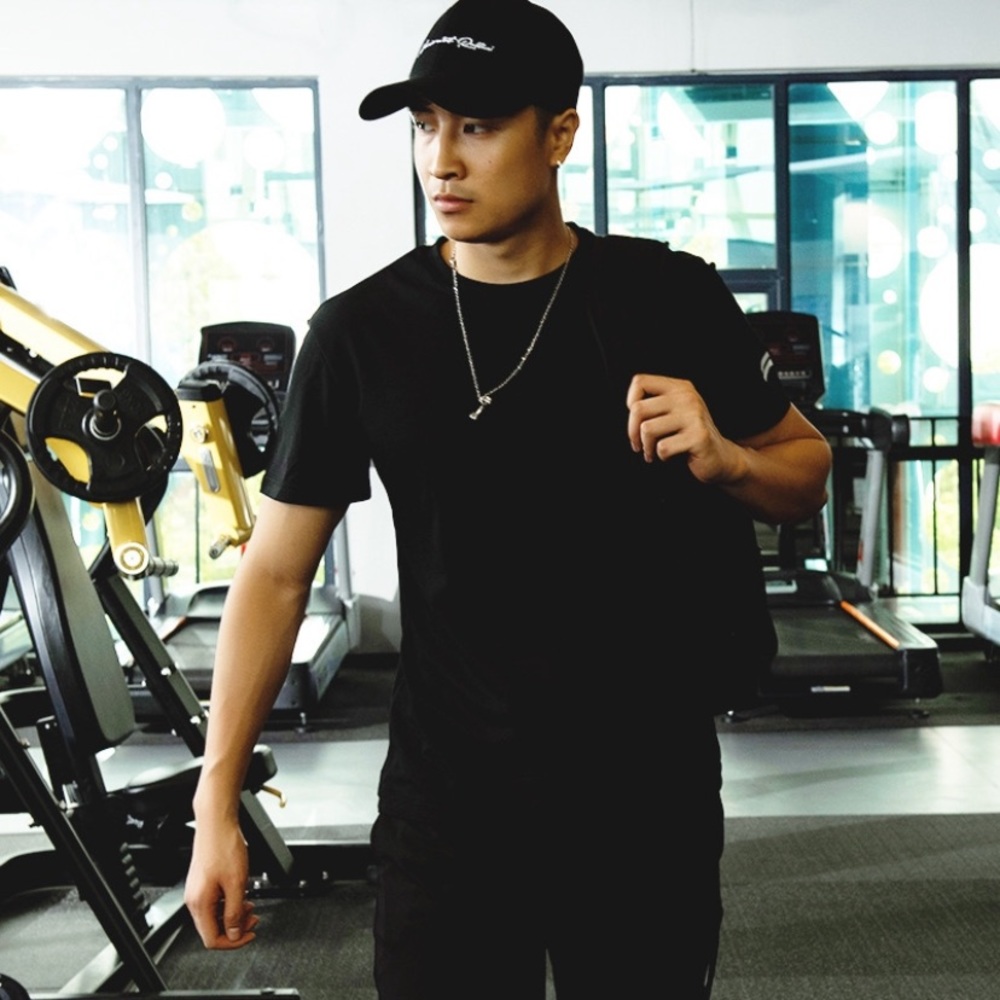 Men casual basic T-shirt